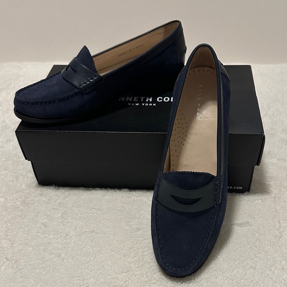 Kenneth Cole Women's Dark Blue Loafers - Picture 1 of 6